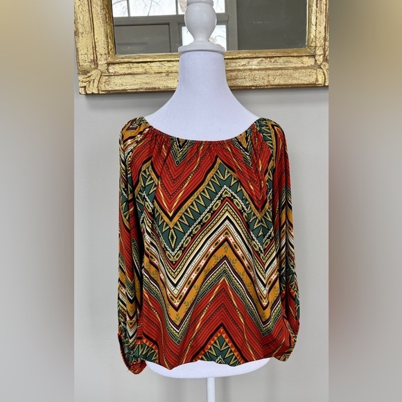 Patterned top - Picture 1 of 4